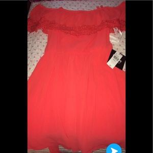 A junior salmón dress